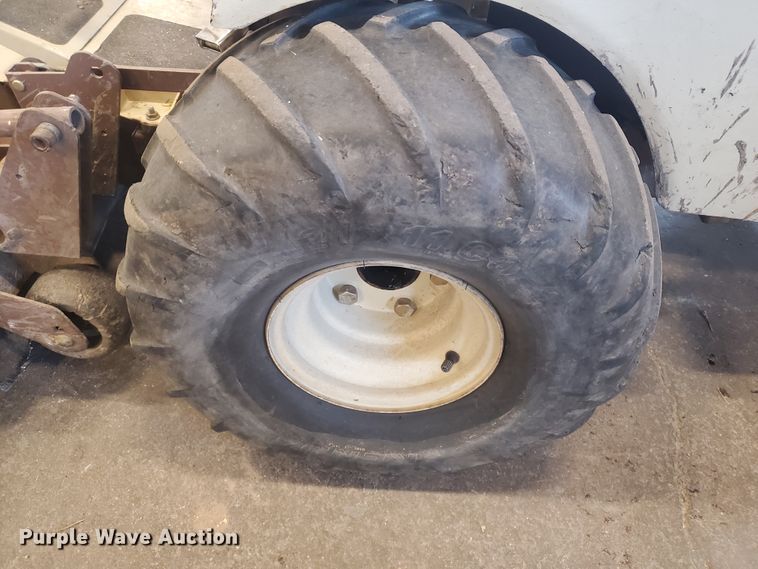 image for item GE9933 2009 Grasshopper 620T ZTR lawn mower