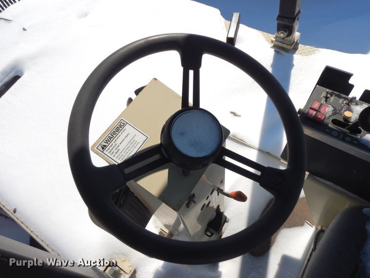 image for item GG9415 2005 Ingersoll Rand PT-125R  pneumatic roller