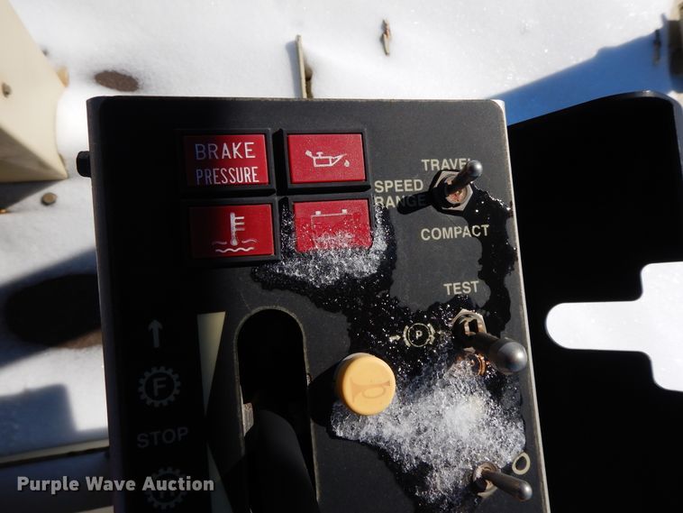 image for item GG9415 2005 Ingersoll Rand PT-125R  pneumatic roller