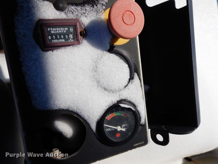 image for item GG9415 2005 Ingersoll Rand PT-125R  pneumatic roller