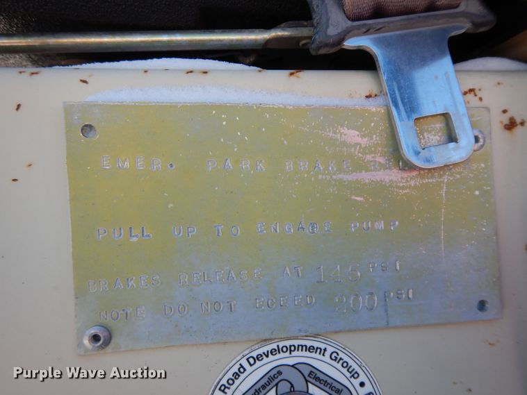 image for item GG9415 2005 Ingersoll Rand PT-125R  pneumatic roller