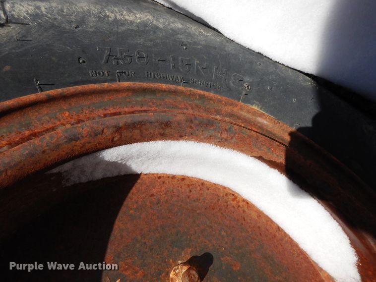 image for item GG9415 2005 Ingersoll Rand PT-125R  pneumatic roller