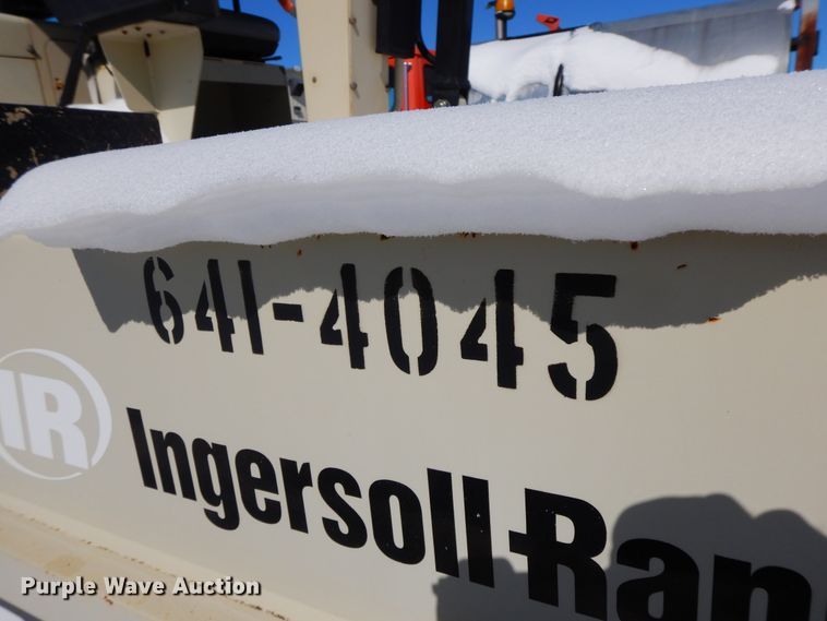 image for item GG9415 2005 Ingersoll Rand PT-125R  pneumatic roller