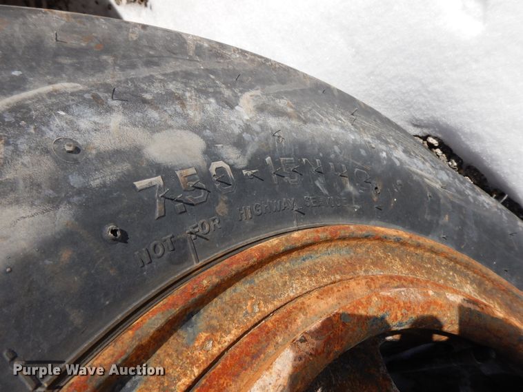 image for item GG9415 2005 Ingersoll Rand PT-125R  pneumatic roller