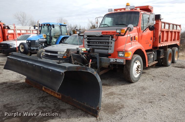 image for item GG9416 2001 Sterling LT7501  dump truck