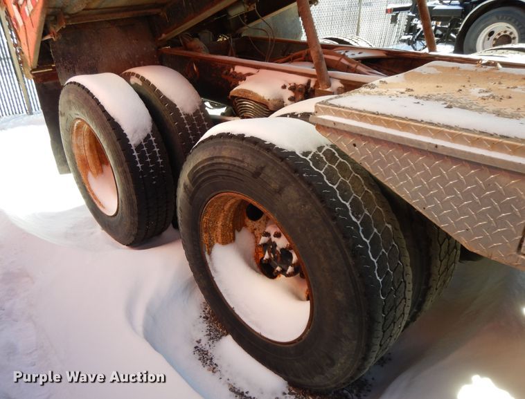 image for item GG9416 2001 Sterling LT7501  dump truck