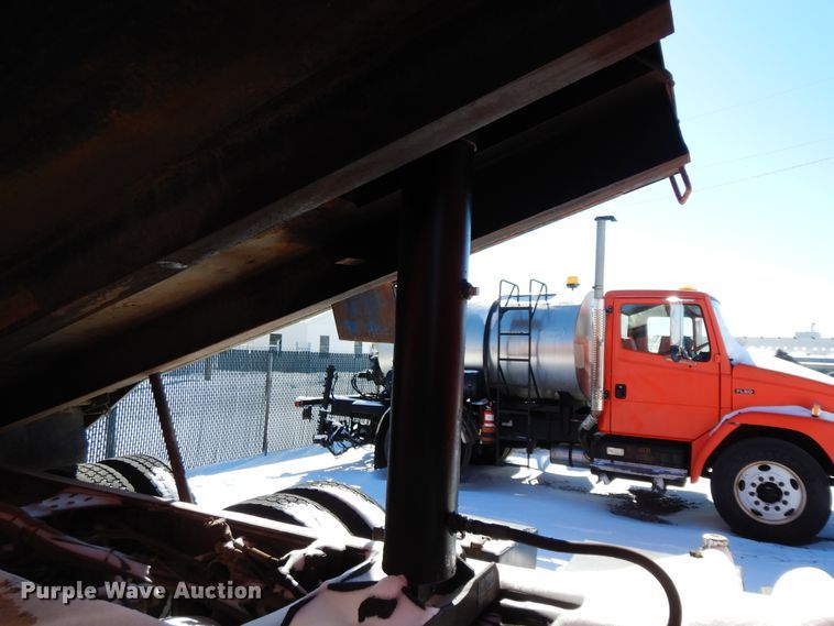 image for item GG9416 2001 Sterling LT7501  dump truck