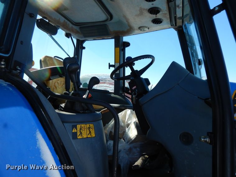 image for item GG9419 2001 New Holland TS100  tractor