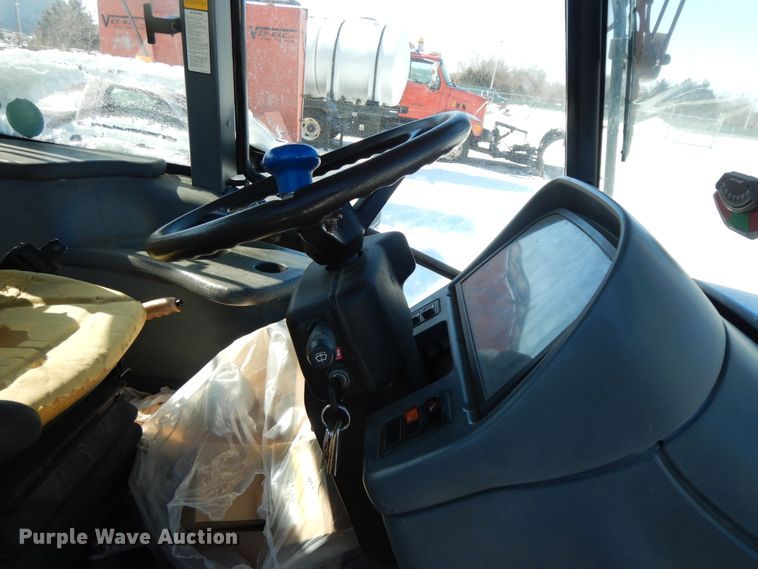 image for item GG9419 2001 New Holland TS100  tractor