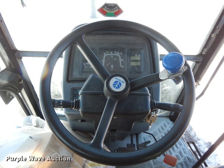 image for item GG9419 2001 New Holland TS100  tractor