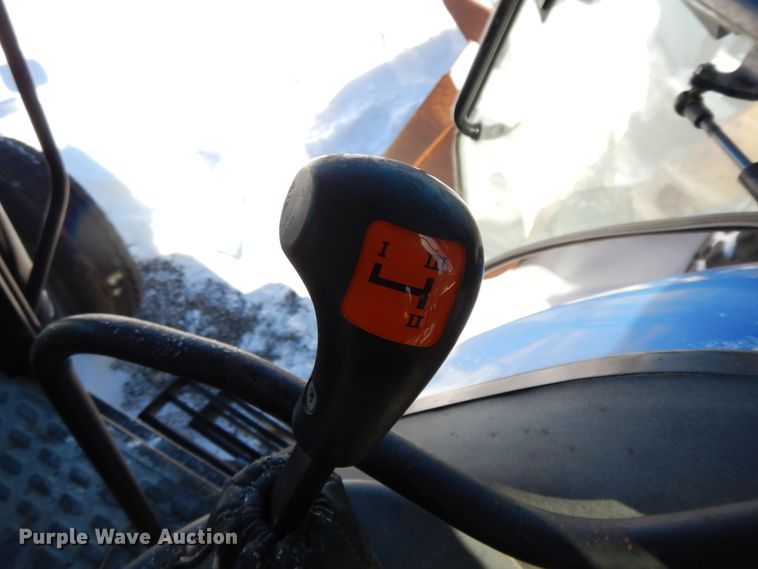 image for item GG9419 2001 New Holland TS100  tractor