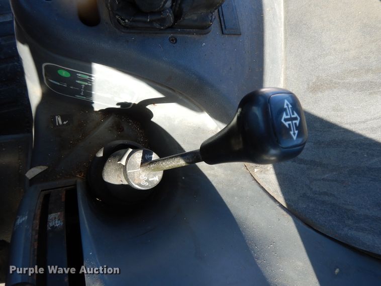 image for item GG9419 2001 New Holland TS100  tractor