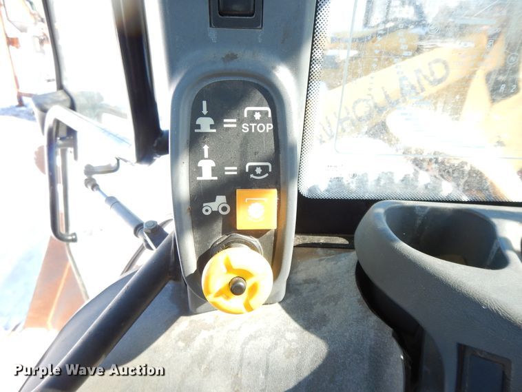 image for item GG9419 2001 New Holland TS100  tractor