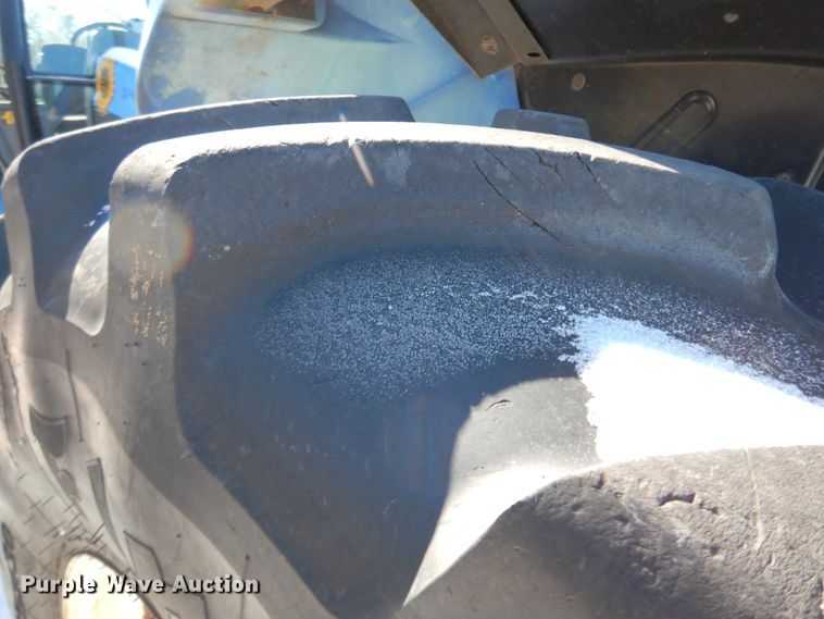 image for item GG9419 2001 New Holland TS100  tractor