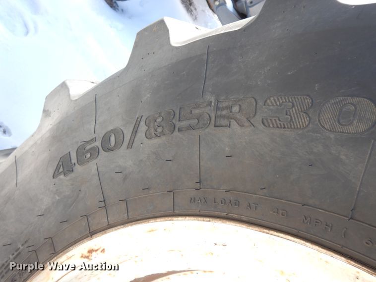 image for item GG9419 2001 New Holland TS100  tractor