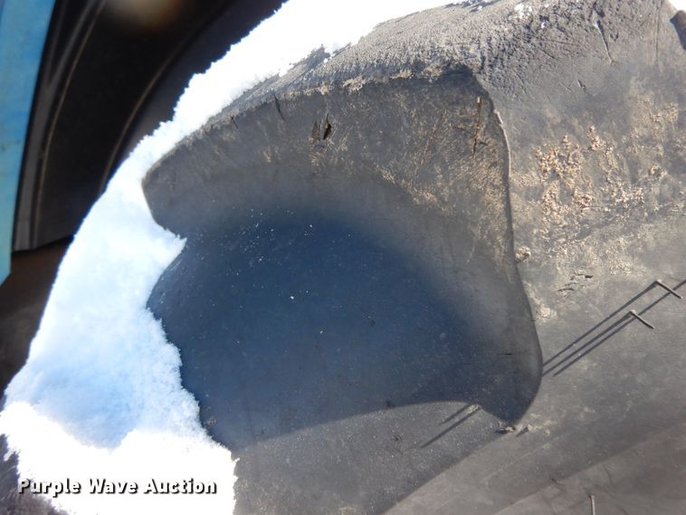 image for item GG9419 2001 New Holland TS100  tractor