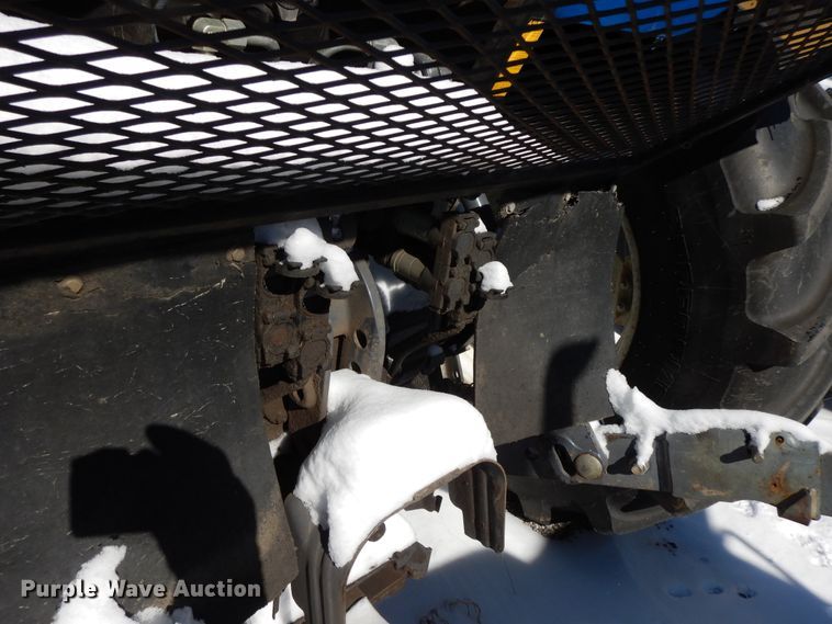 image for item GG9419 2001 New Holland TS100  tractor