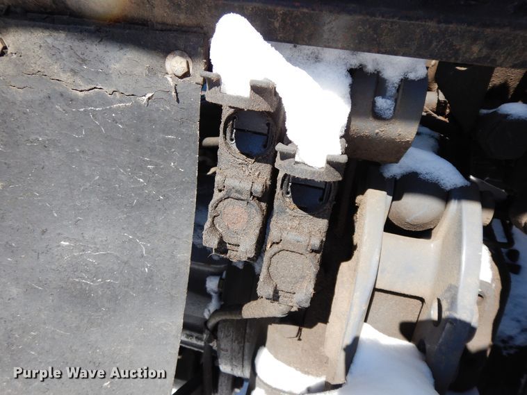 image for item GG9419 2001 New Holland TS100  tractor