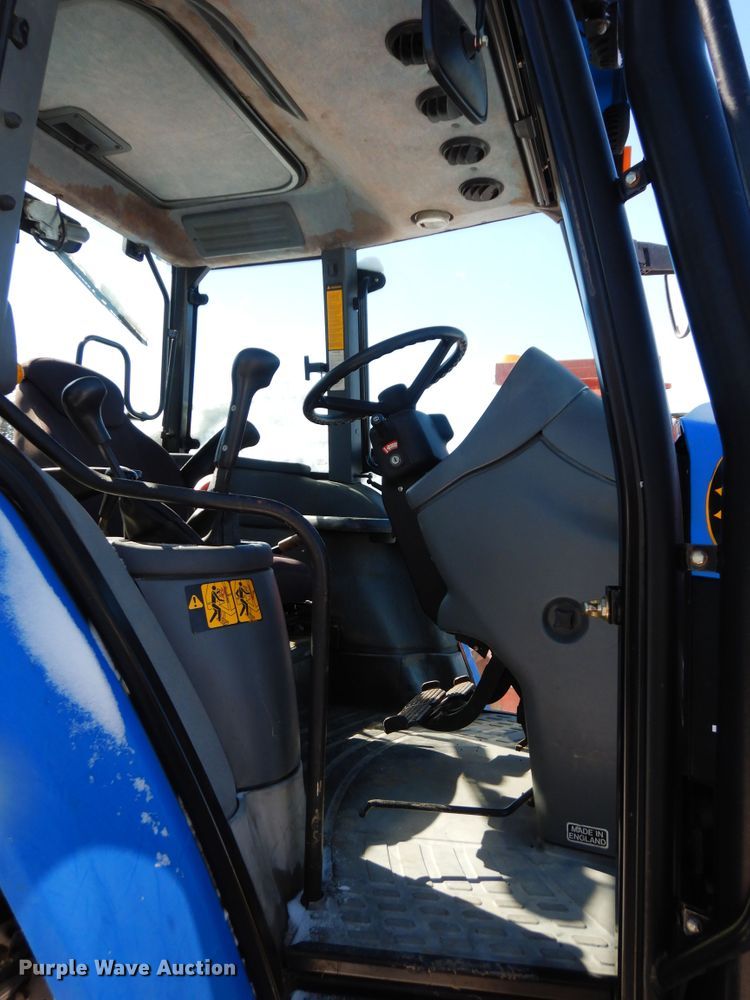 image for item GG9420 2001 New Holland TS100  tractor