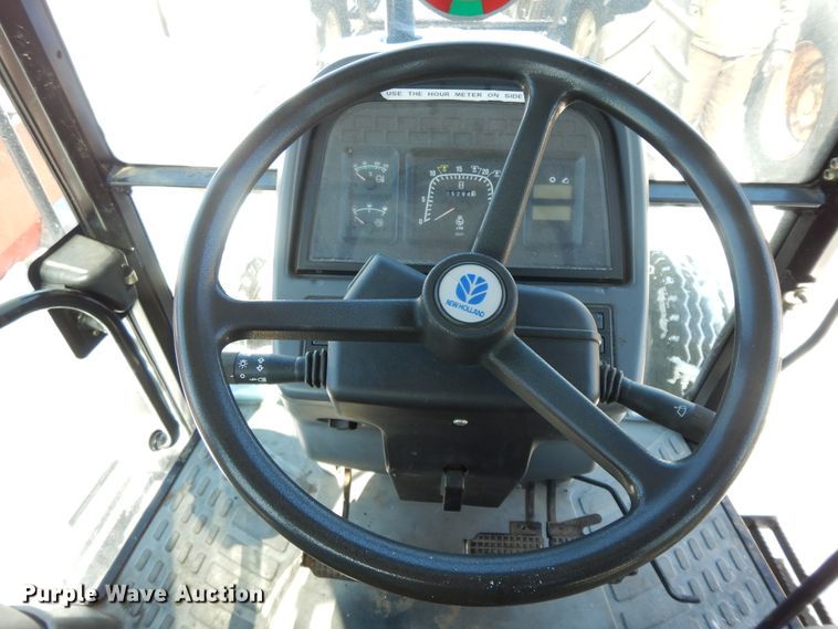 image for item GG9420 2001 New Holland TS100  tractor