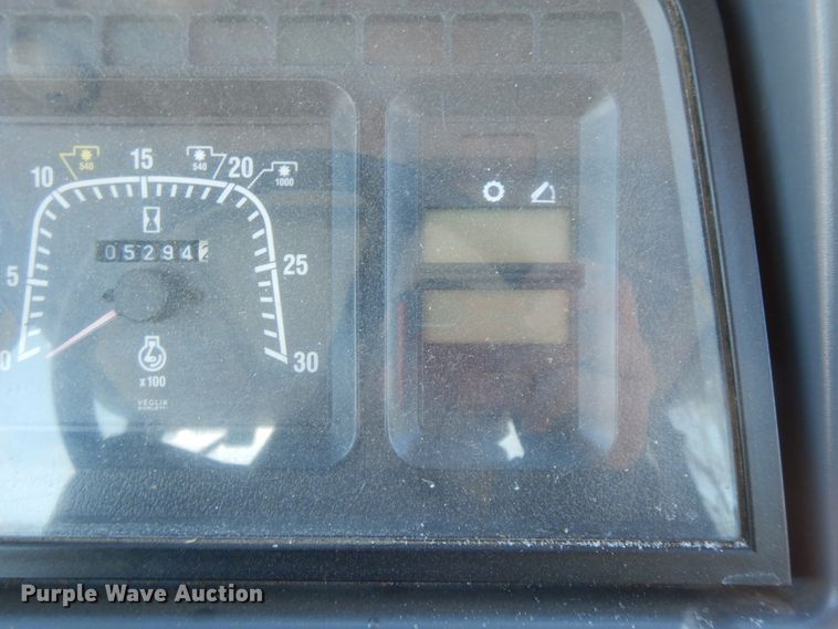 image for item GG9420 2001 New Holland TS100  tractor