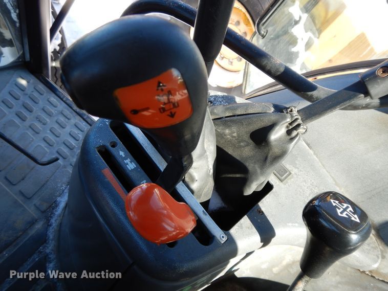 image for item GG9420 2001 New Holland TS100  tractor