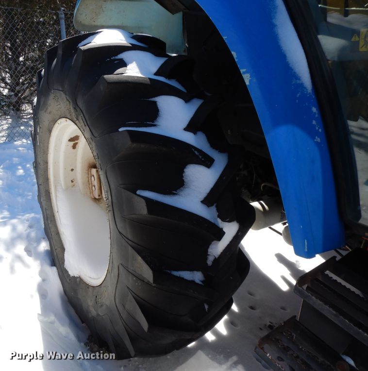 image for item GG9420 2001 New Holland TS100  tractor