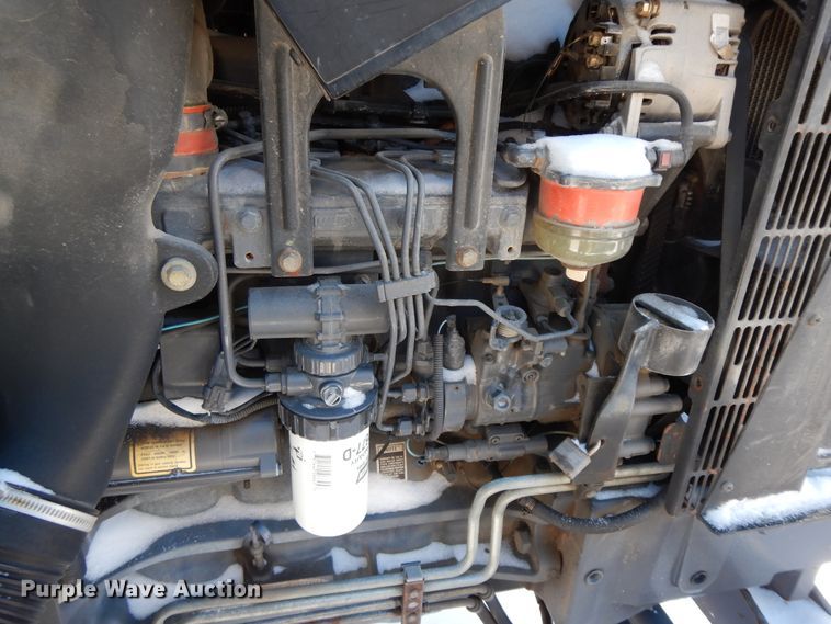 image for item GG9420 2001 New Holland TS100  tractor