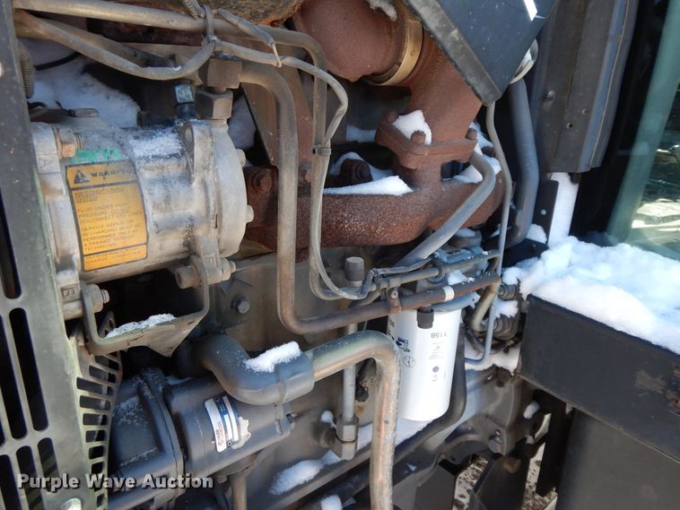 image for item GG9420 2001 New Holland TS100  tractor