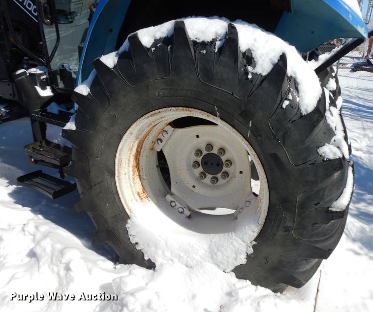 image for item GG9420 2001 New Holland TS100  tractor