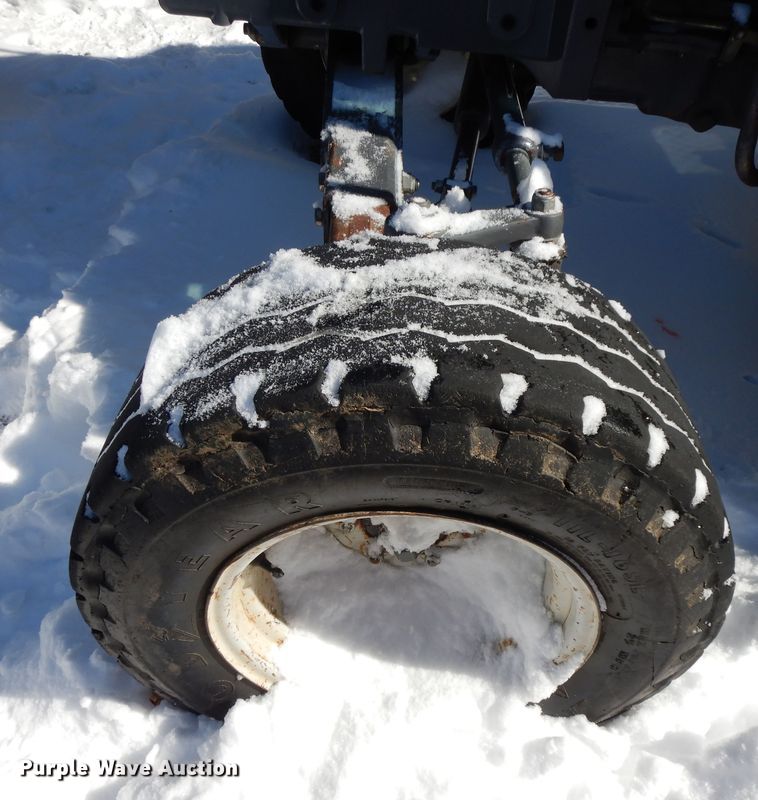 image for item GG9420 2001 New Holland TS100  tractor