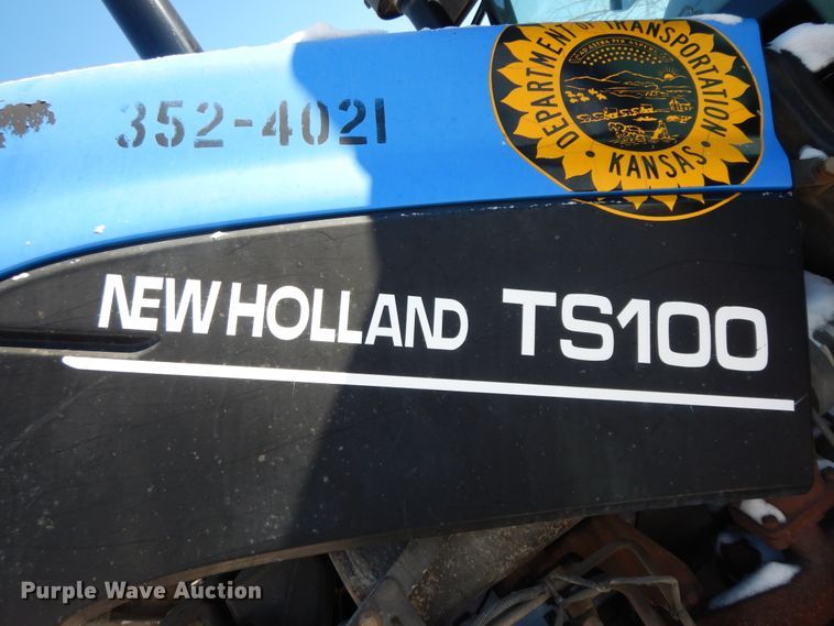 image for item GG9420 2001 New Holland TS100  tractor