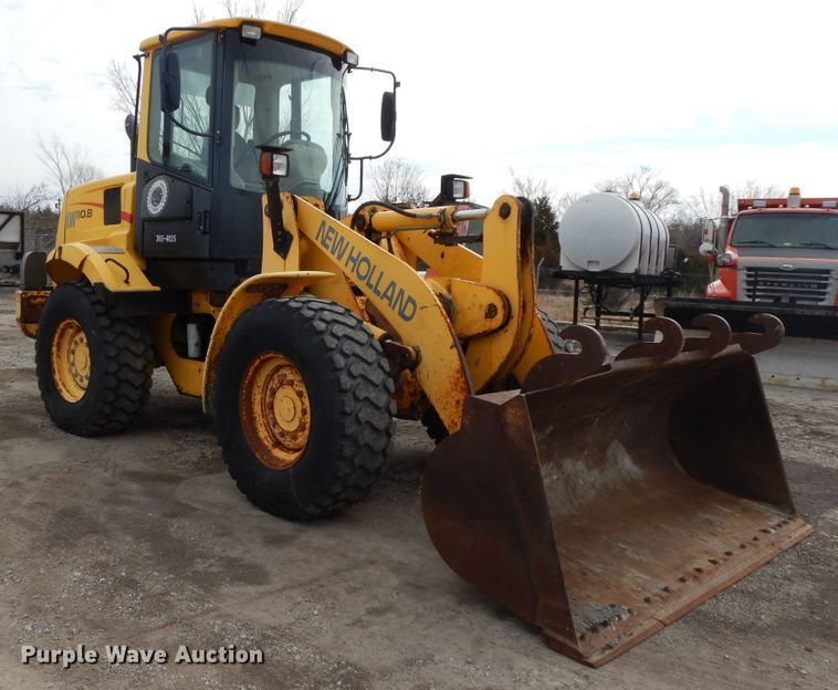 image for item GG9422 2005 New Holland LW110B  wheel loader
