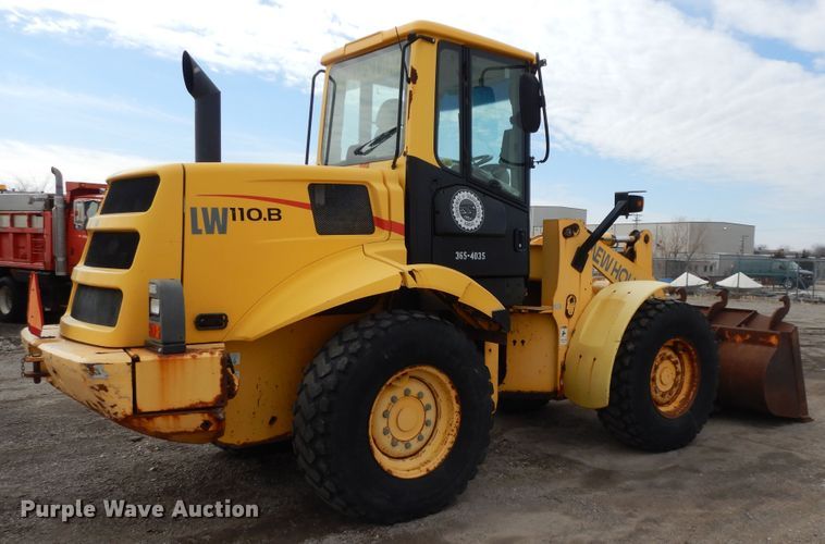 image for item GG9422 2005 New Holland LW110B  wheel loader