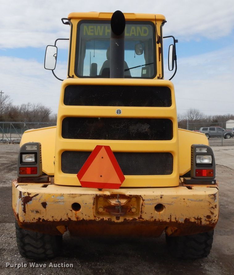 image for item GG9422 2005 New Holland LW110B  wheel loader