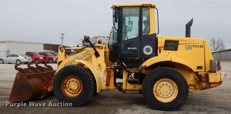 image for item GG9422 2005 New Holland LW110B  wheel loader