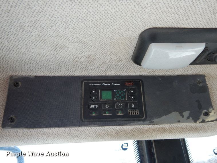 image for item GG9422 2005 New Holland LW110B  wheel loader