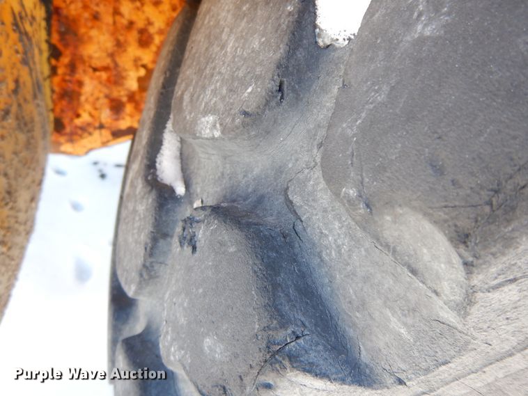 image for item GG9422 2005 New Holland LW110B  wheel loader