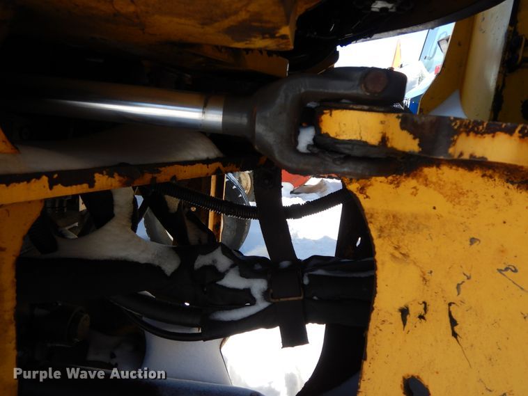 image for item GG9422 2005 New Holland LW110B  wheel loader