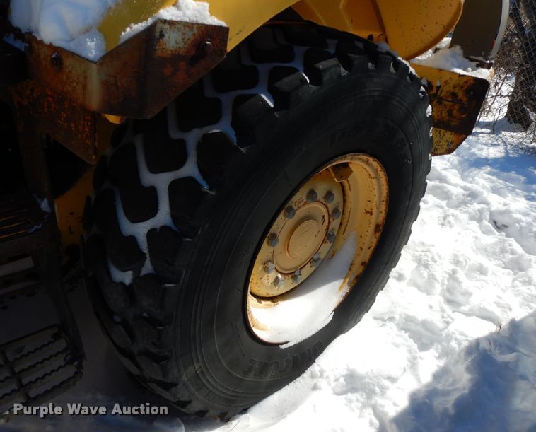 image for item GG9422 2005 New Holland LW110B  wheel loader