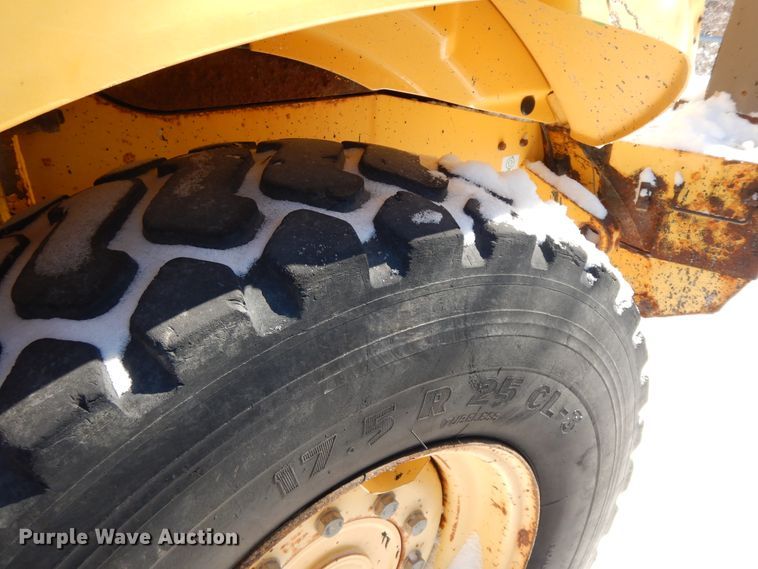image for item GG9422 2005 New Holland LW110B  wheel loader