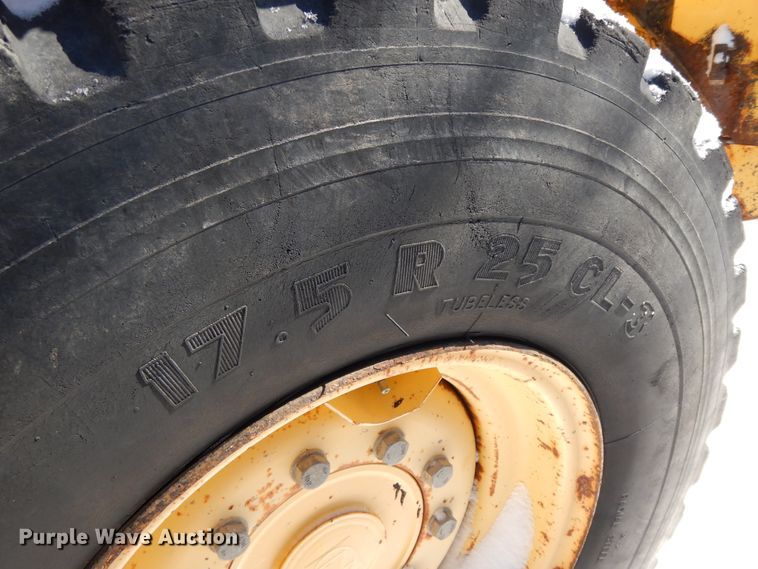 image for item GG9422 2005 New Holland LW110B  wheel loader