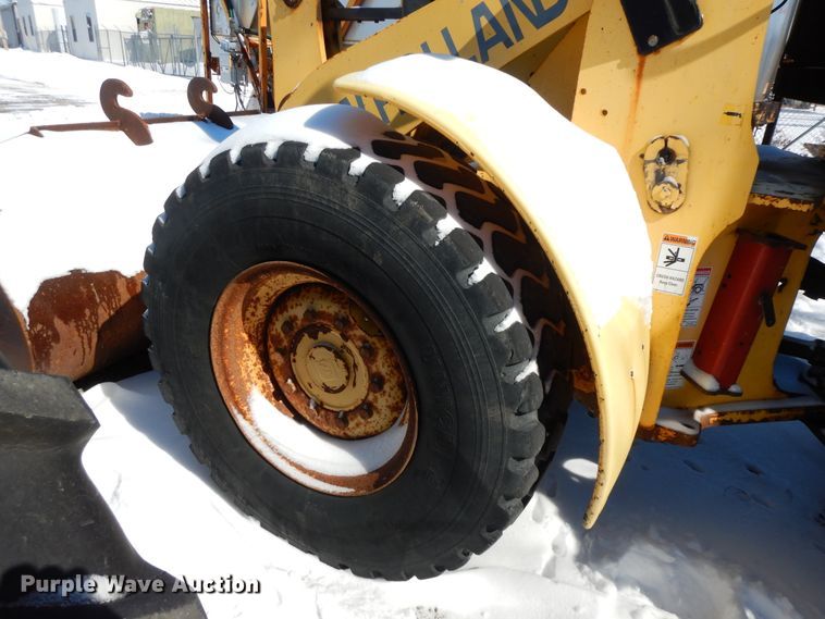 image for item GG9422 2005 New Holland LW110B  wheel loader