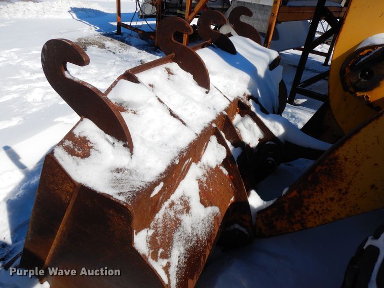 image for item GG9422 2005 New Holland LW110B  wheel loader