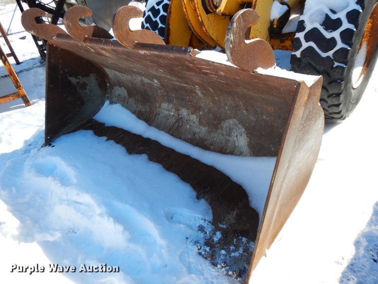 image for item GG9422 2005 New Holland LW110B  wheel loader