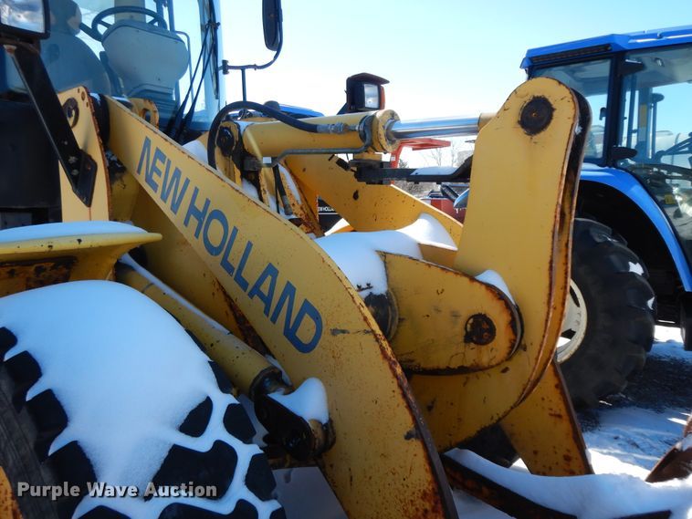 image for item GG9422 2005 New Holland LW110B  wheel loader