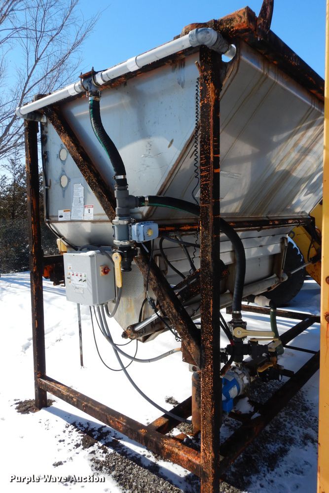 image for item GG9423 2003 Dultmeier DUBPS3000C salt brine maker