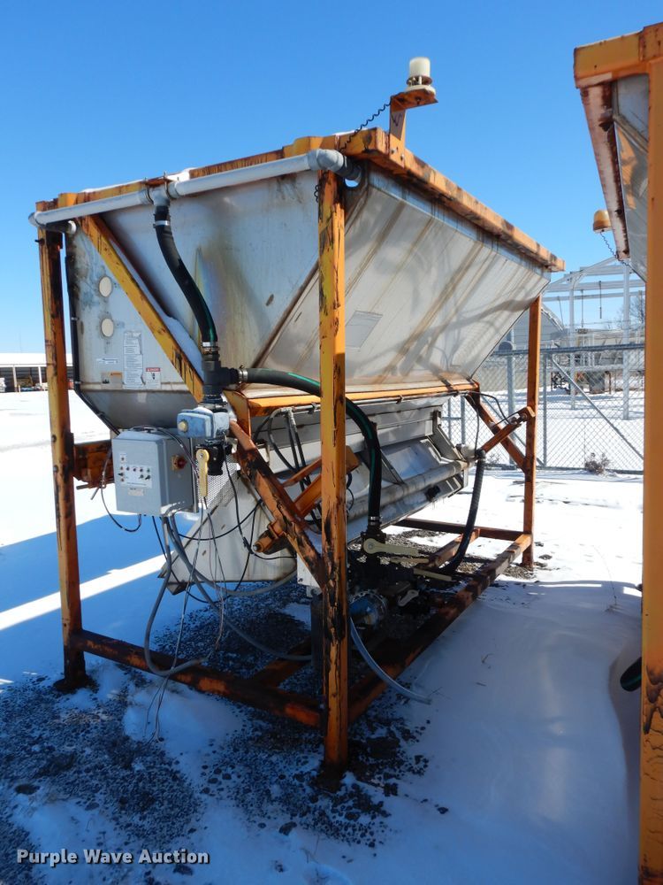 image for item GG9425 2003 Dultmeier DUBPS3000C salt brine maker