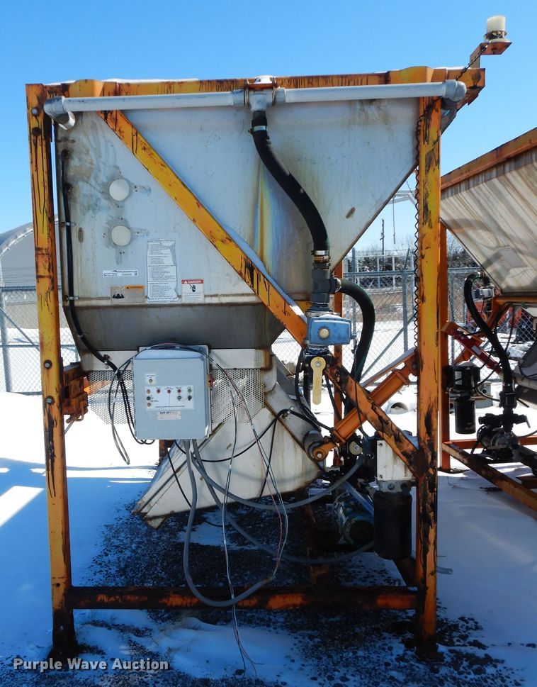 image for item GG9425 2003 Dultmeier DUBPS3000C salt brine maker