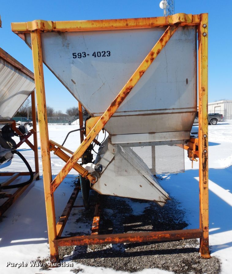 image for item GG9425 2003 Dultmeier DUBPS3000C salt brine maker